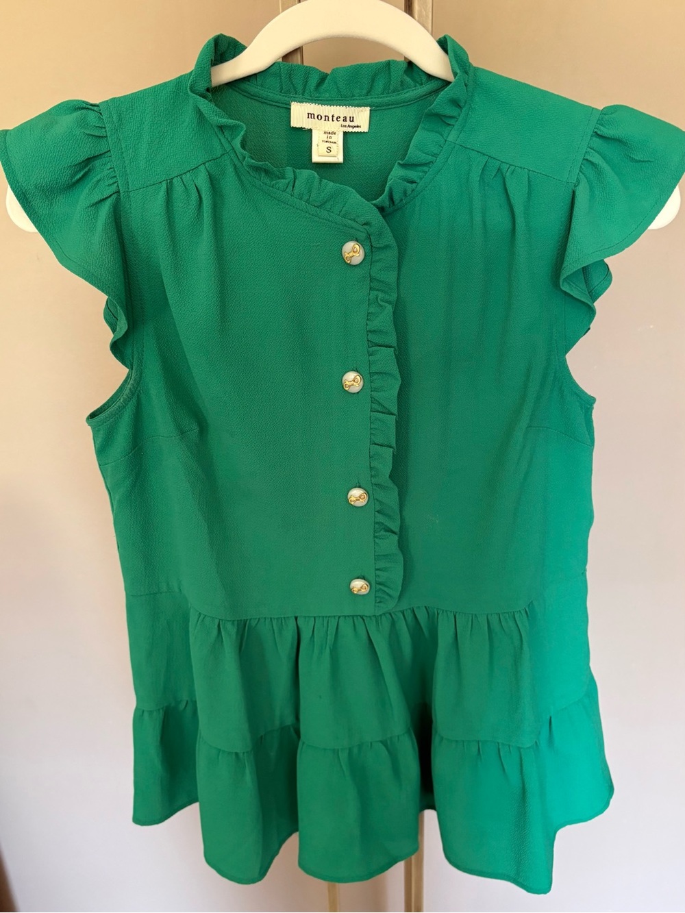 Monteau of Los Angeles Kelly Green Ruffle Button Front Blouse With Peplum